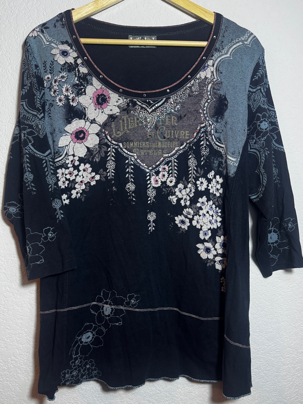 Vanilla Sugar Top Womens M Black Floral Rhinestone Y2K 3/4 Sleeve Graphic